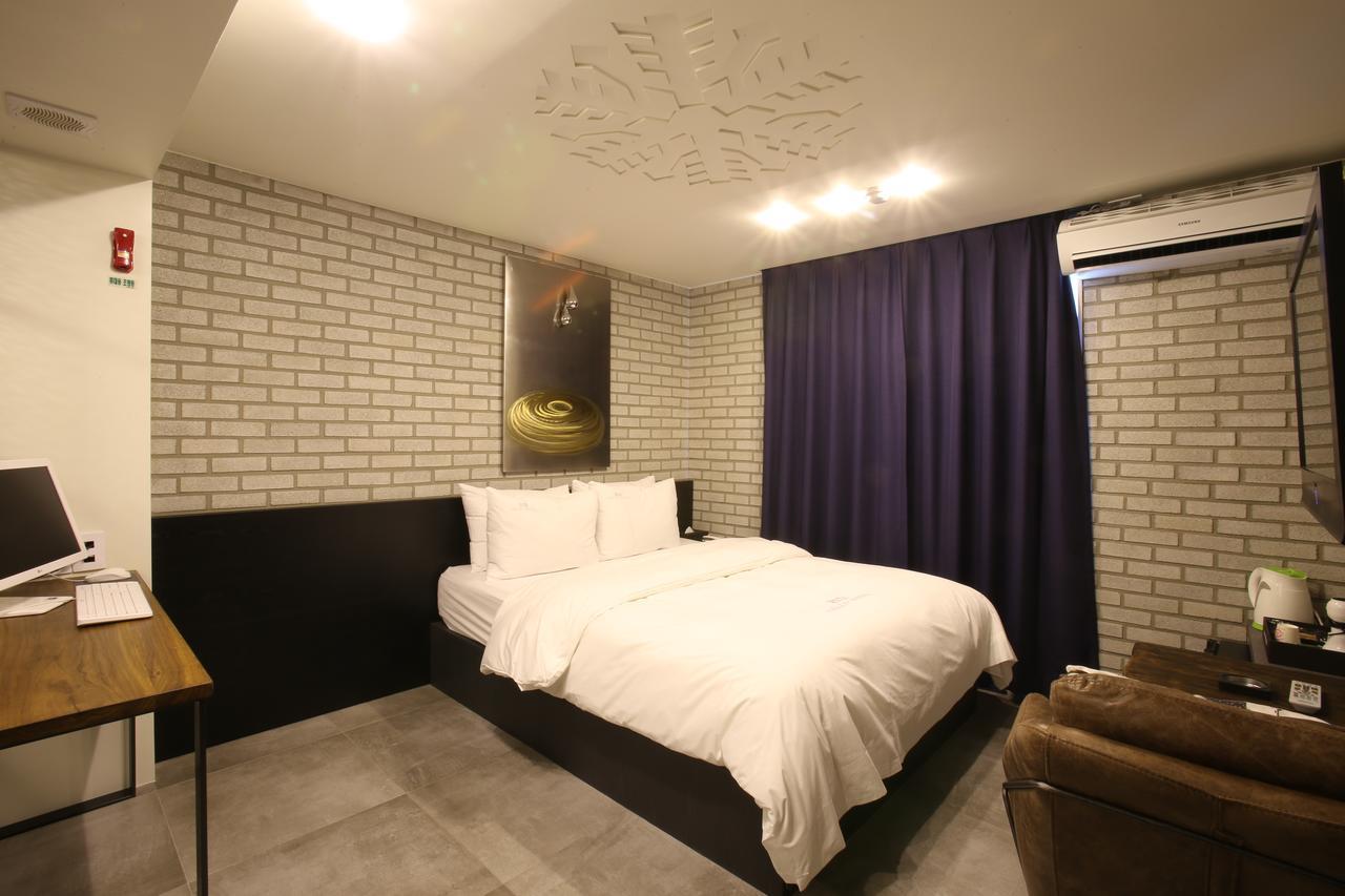Guri Cello Hotel Luaran gambar