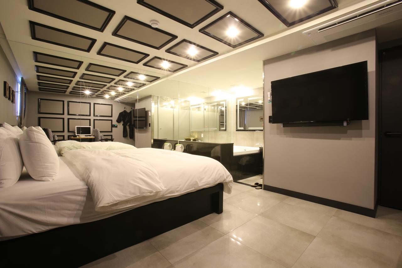 Guri Cello Hotel Luaran gambar